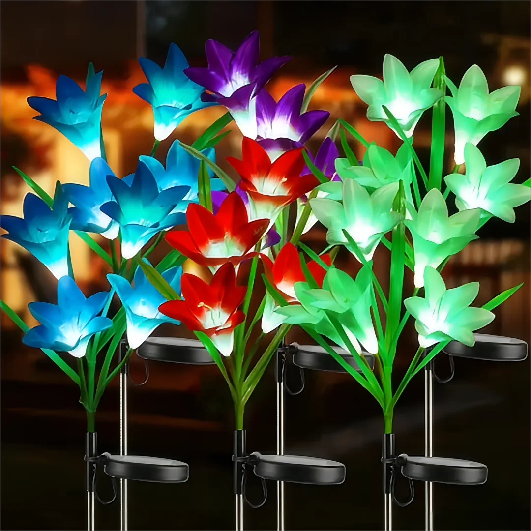 Lampes solaires d'extérieur avec têtes de fleurs de lys