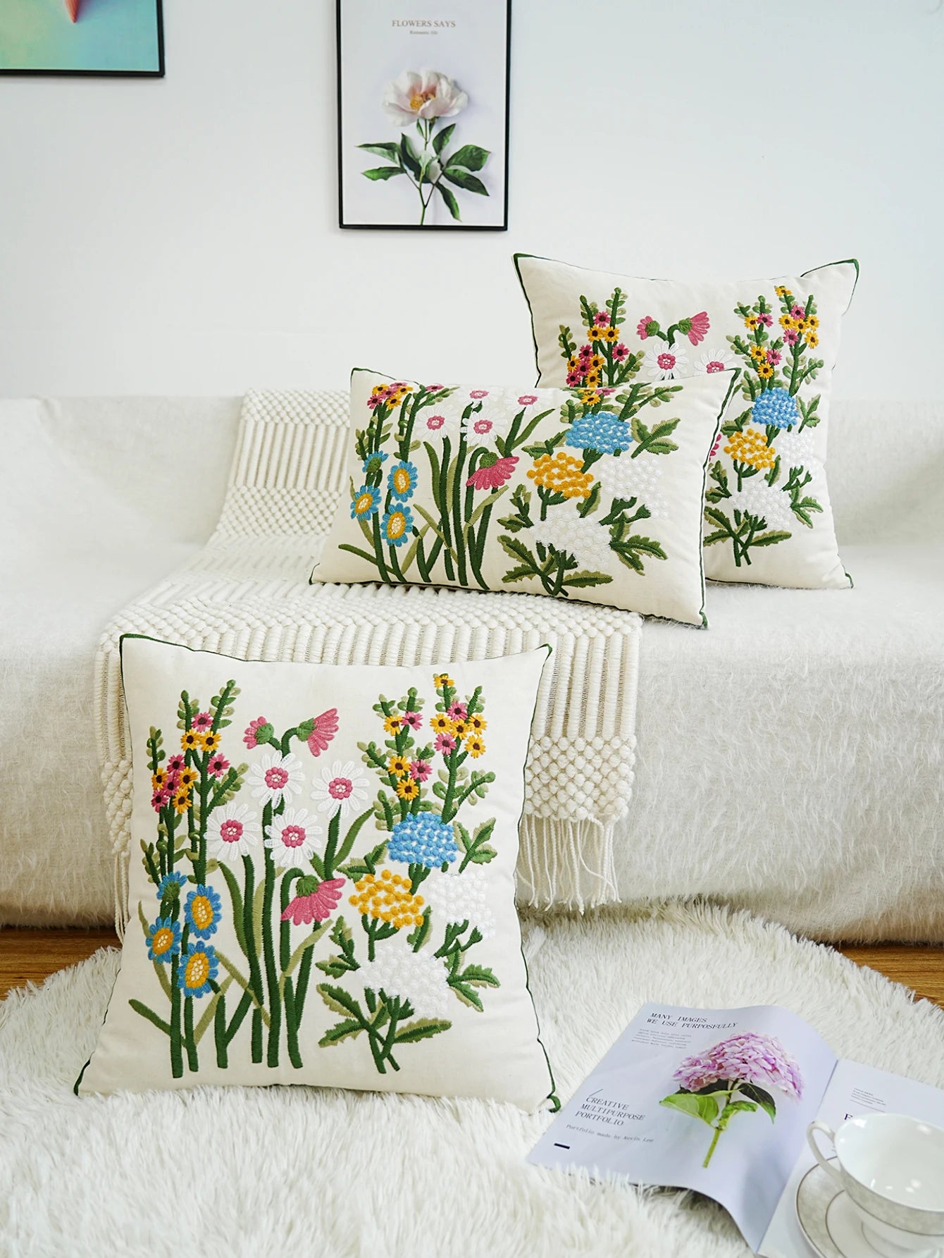 Housse de coussin brodée florale de jardin exquise